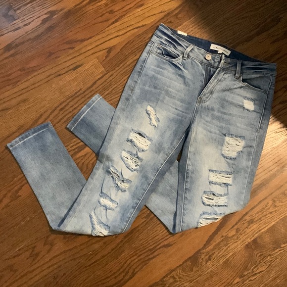 Almost famous size 5 distressed skinny… bundle and save $$$ - Picture 1 of 2